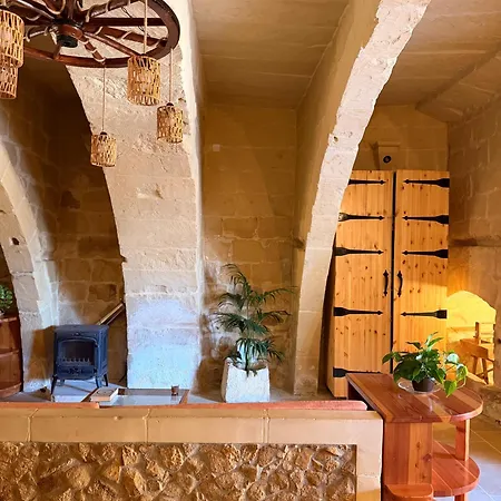 Stella & Stone بيت ضيافة Għarb