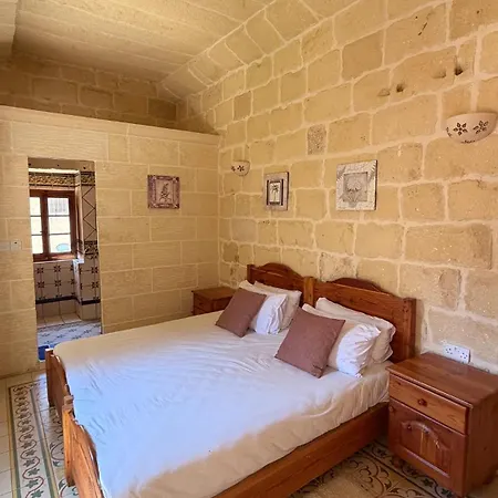 Stella & Stone بيت ضيافة Għarb